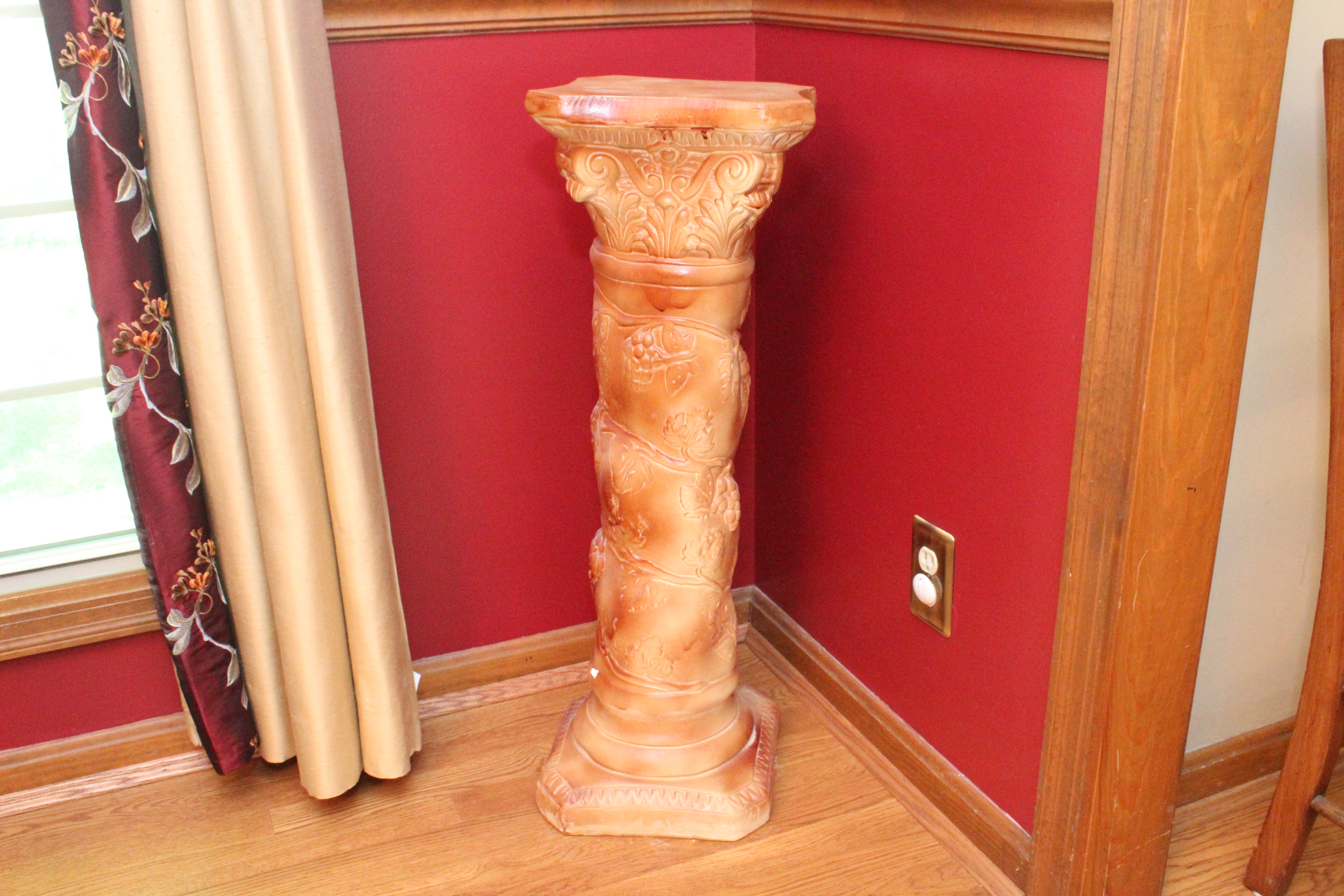 Grapevine Motif Pedestal