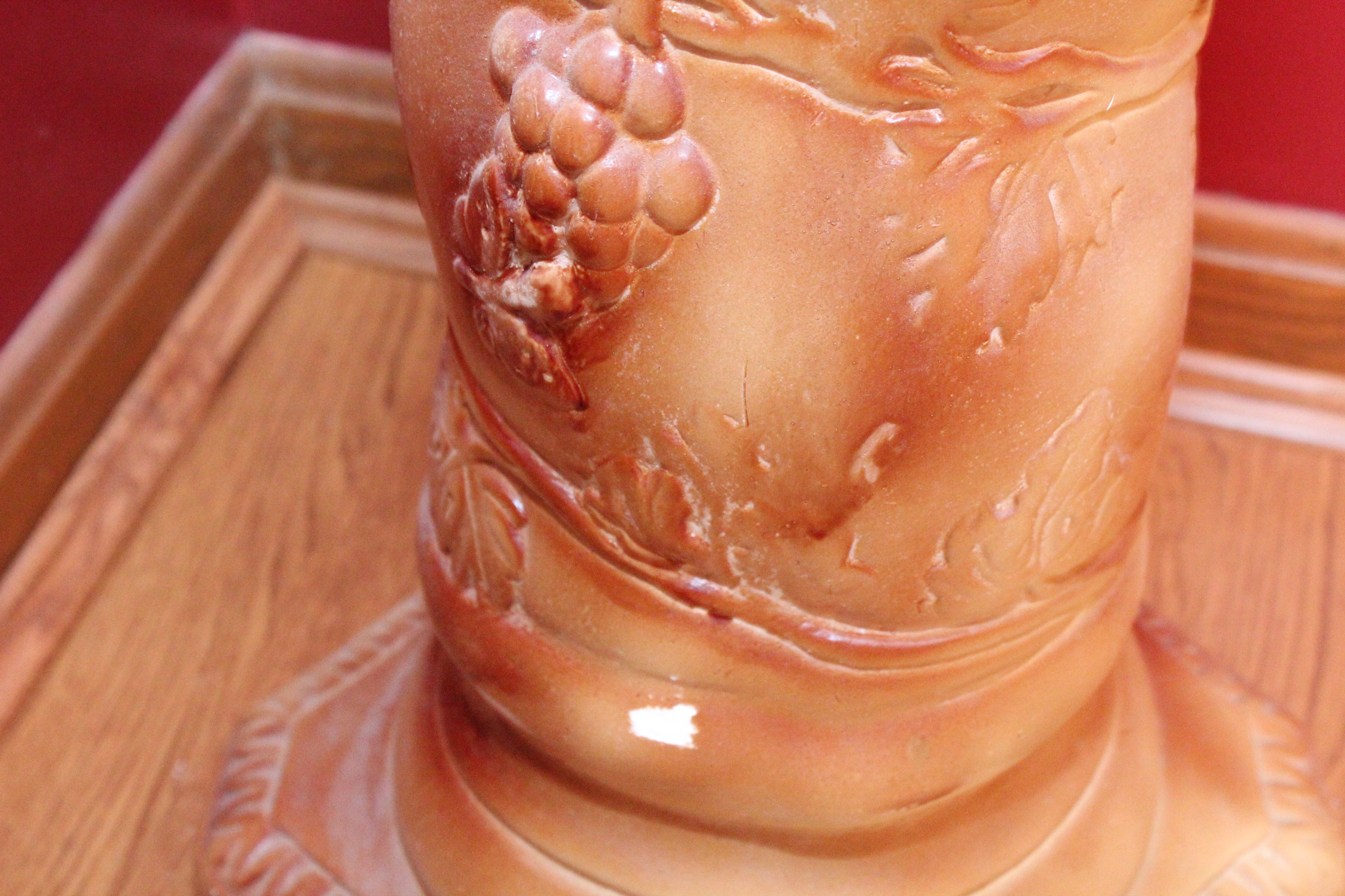 Grapevine Motif Pedestal