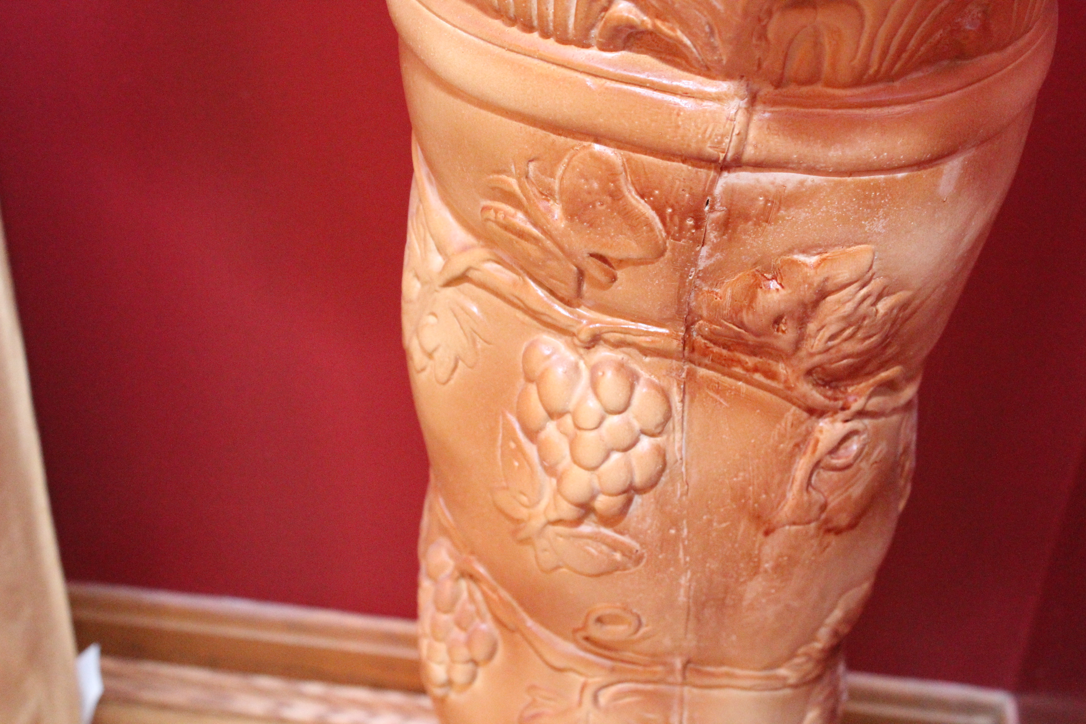 Grapevine Motif Pedestal