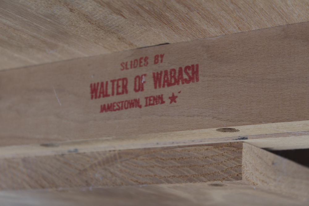 Walter of Wabash Round Oak Dining Table