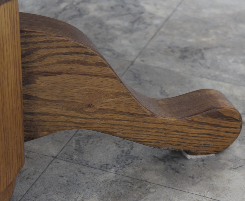 Walter of Wabash Round Oak Dining Table