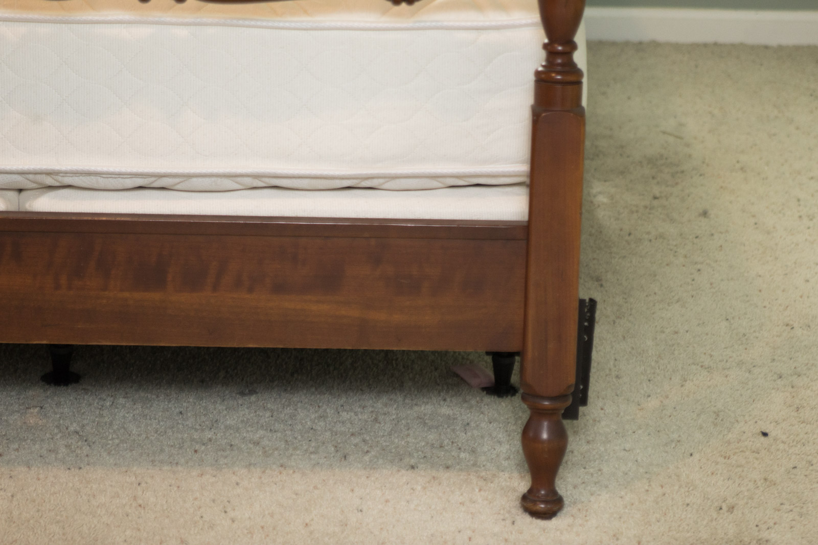 Vintage Federal Style Queen Size Cherry Four Post Bed