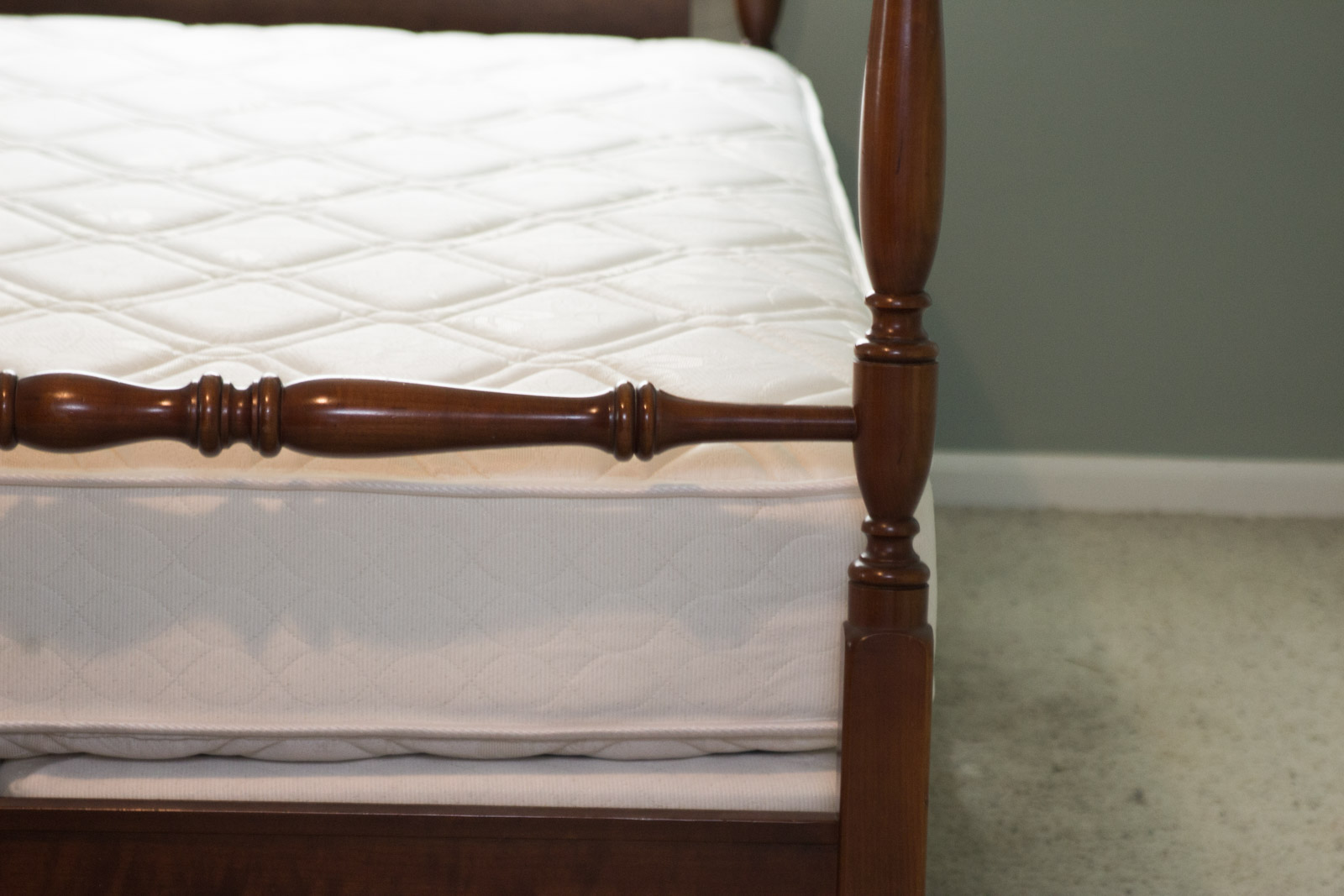 Vintage Federal Style Queen Size Cherry Four Post Bed