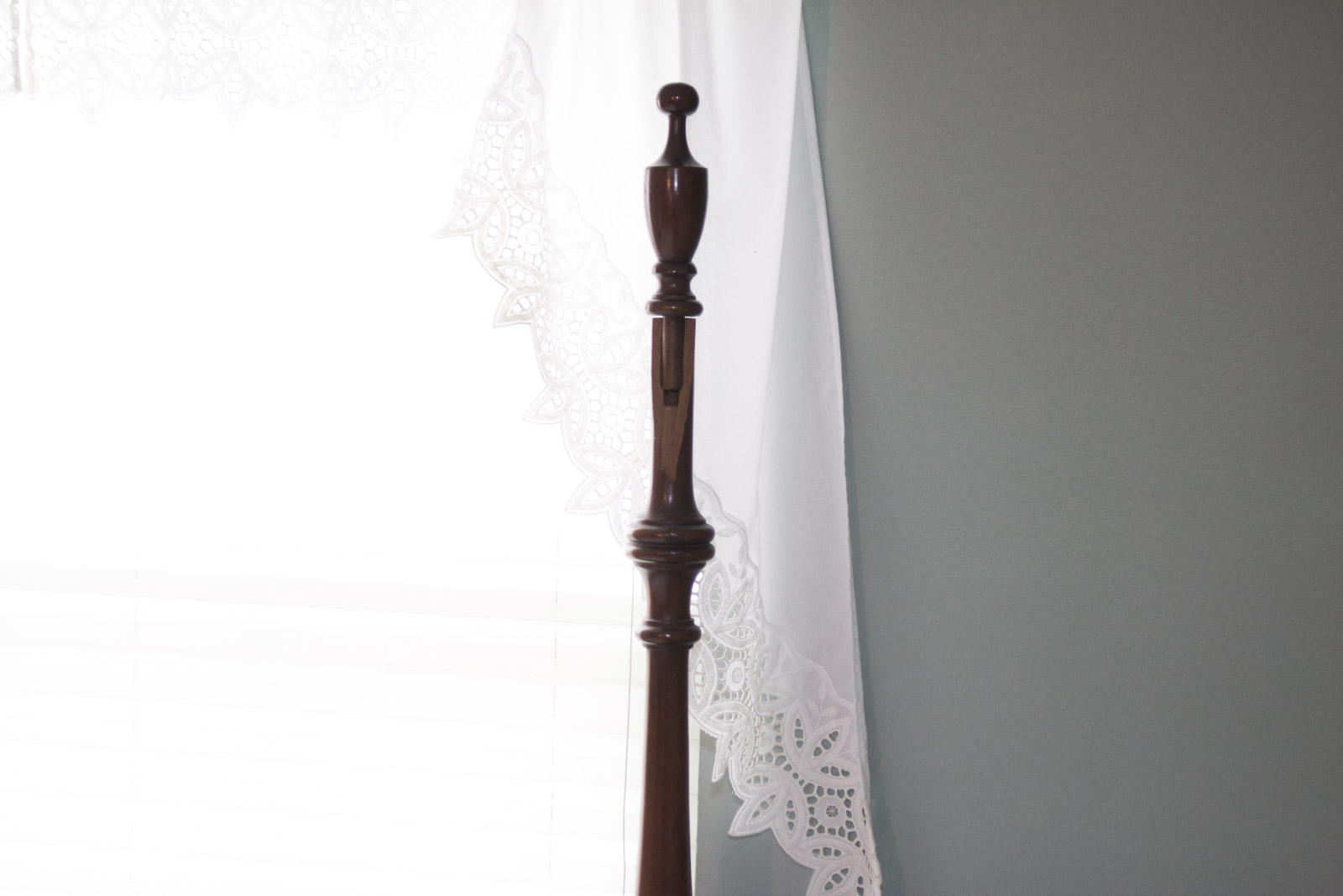 Vintage Federal Style Queen Size Cherry Four Post Bed