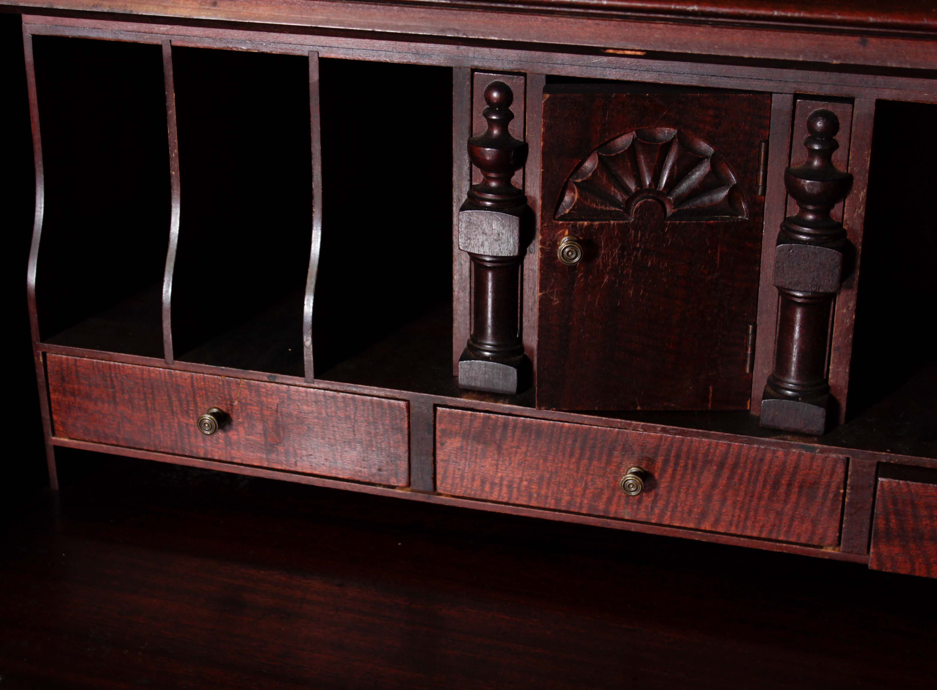 Governor Winthrop Style Block Front Desk