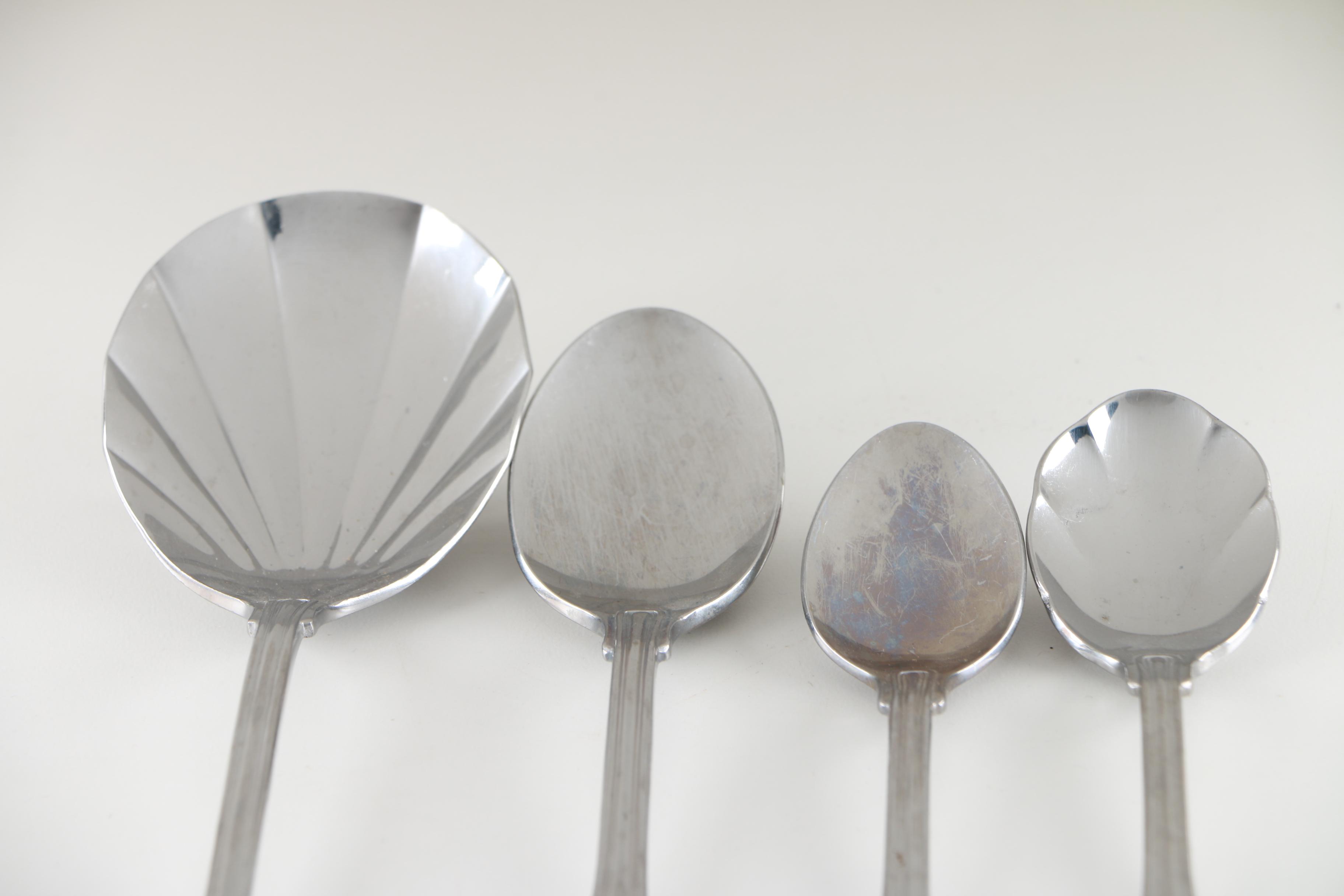 Towle Supreme Cutlery "English Shell" Stainless Flatware Set