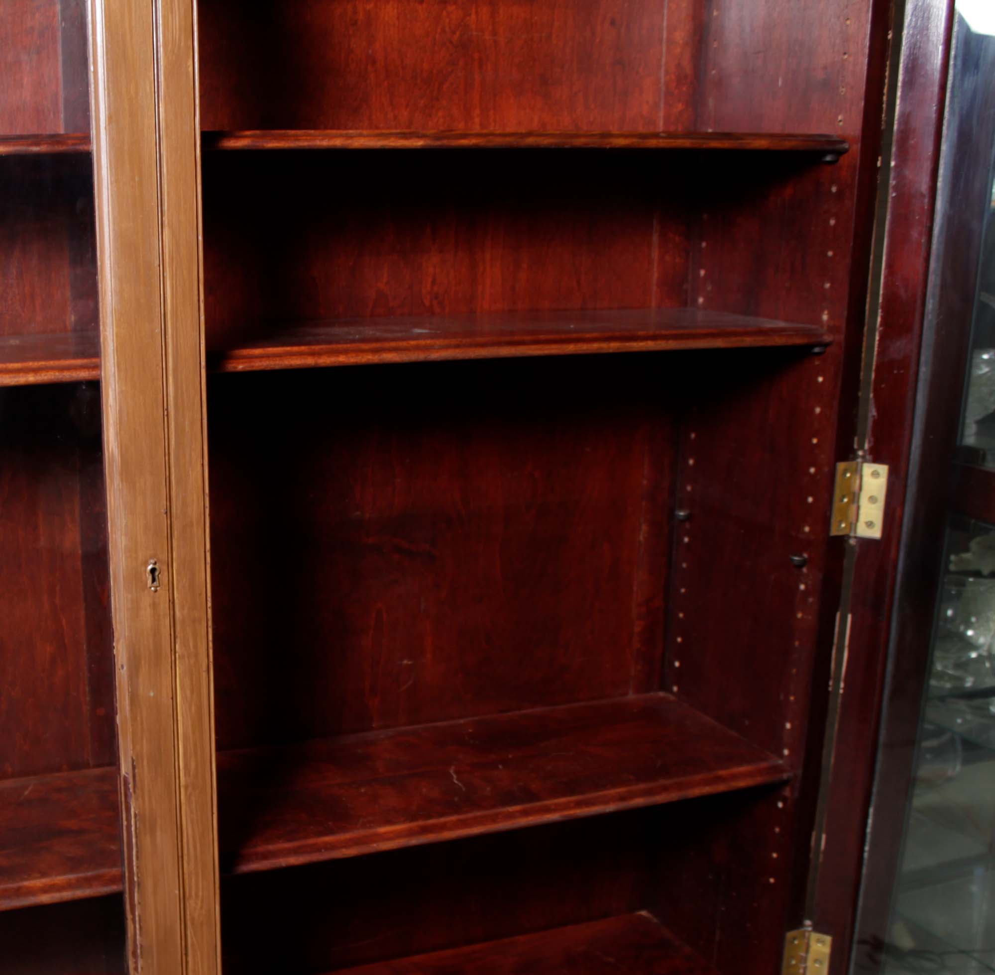 Early 20th Century Paine Furniture Chippendale-Style Display Cabinet