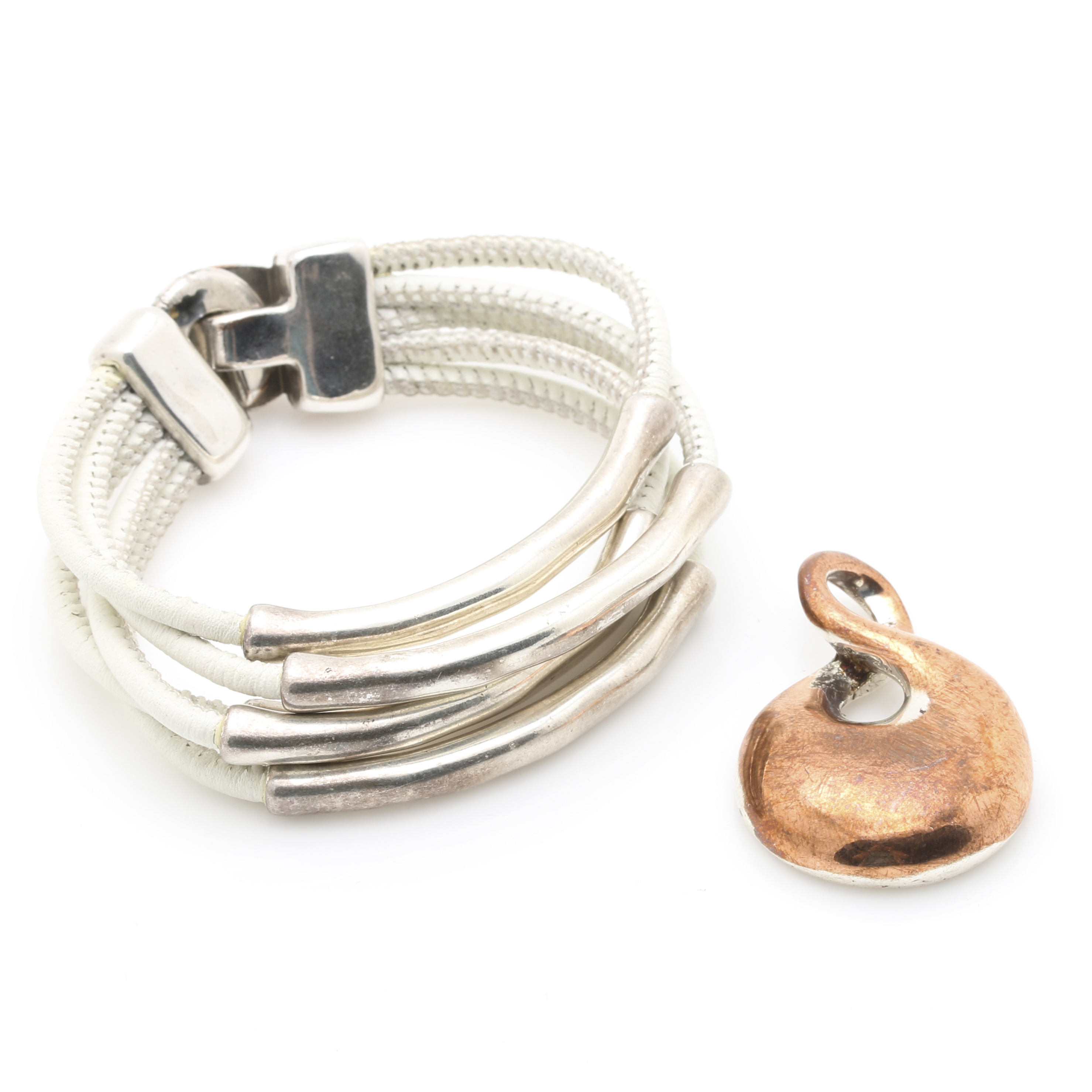 Uno de 50 Silver Tone Leather Bracelet and Pendant