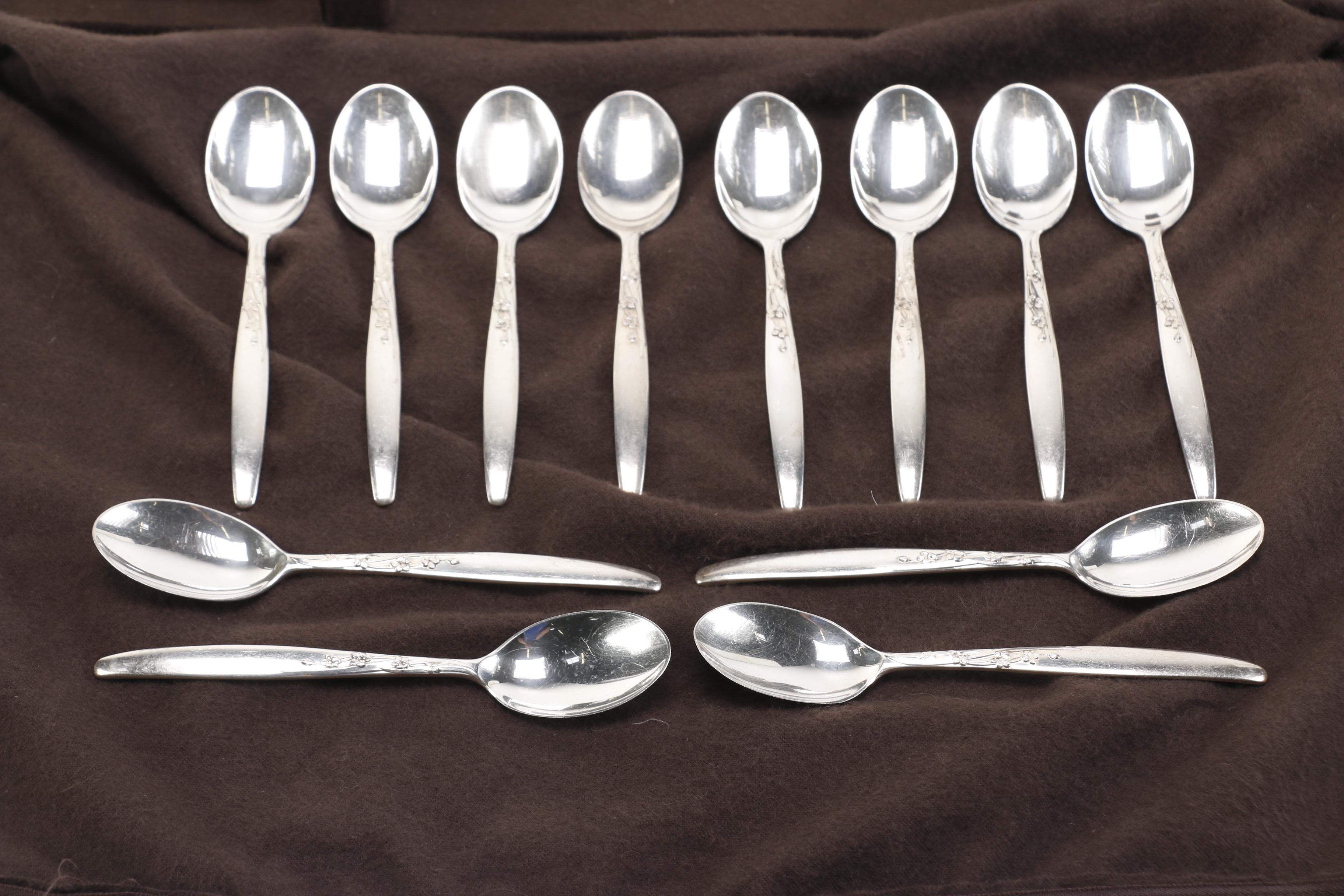 Lunt Silversmiths "Summer Song" Sterling Silver Flatware Set