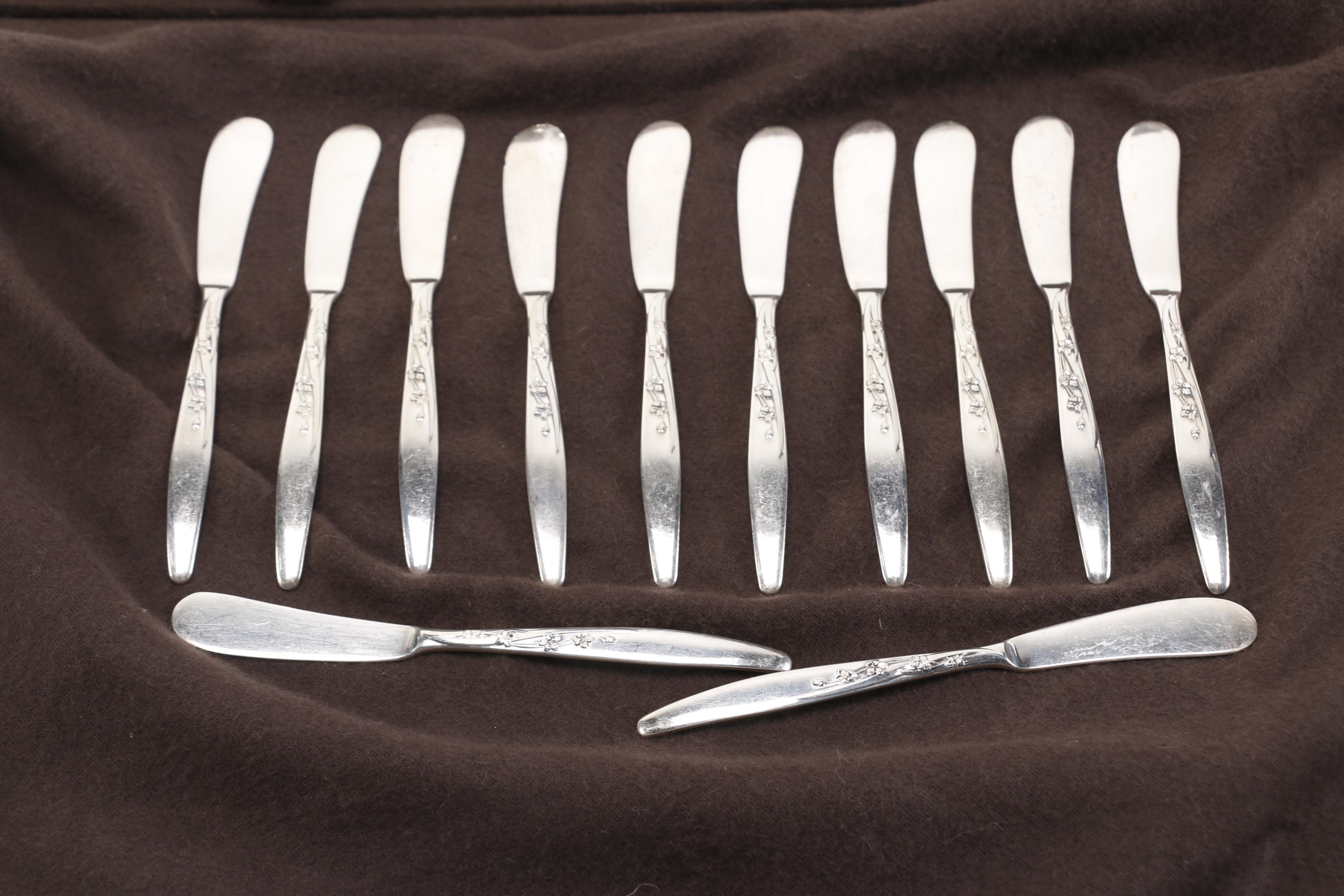 Lunt Silversmiths "Summer Song" Sterling Silver Flatware Set