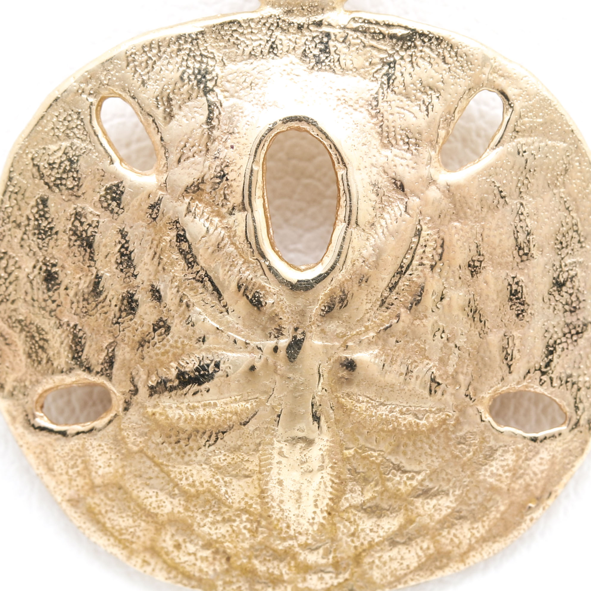 James Avery 14K Yellow Gold Sand Dollar Pendant Necklace