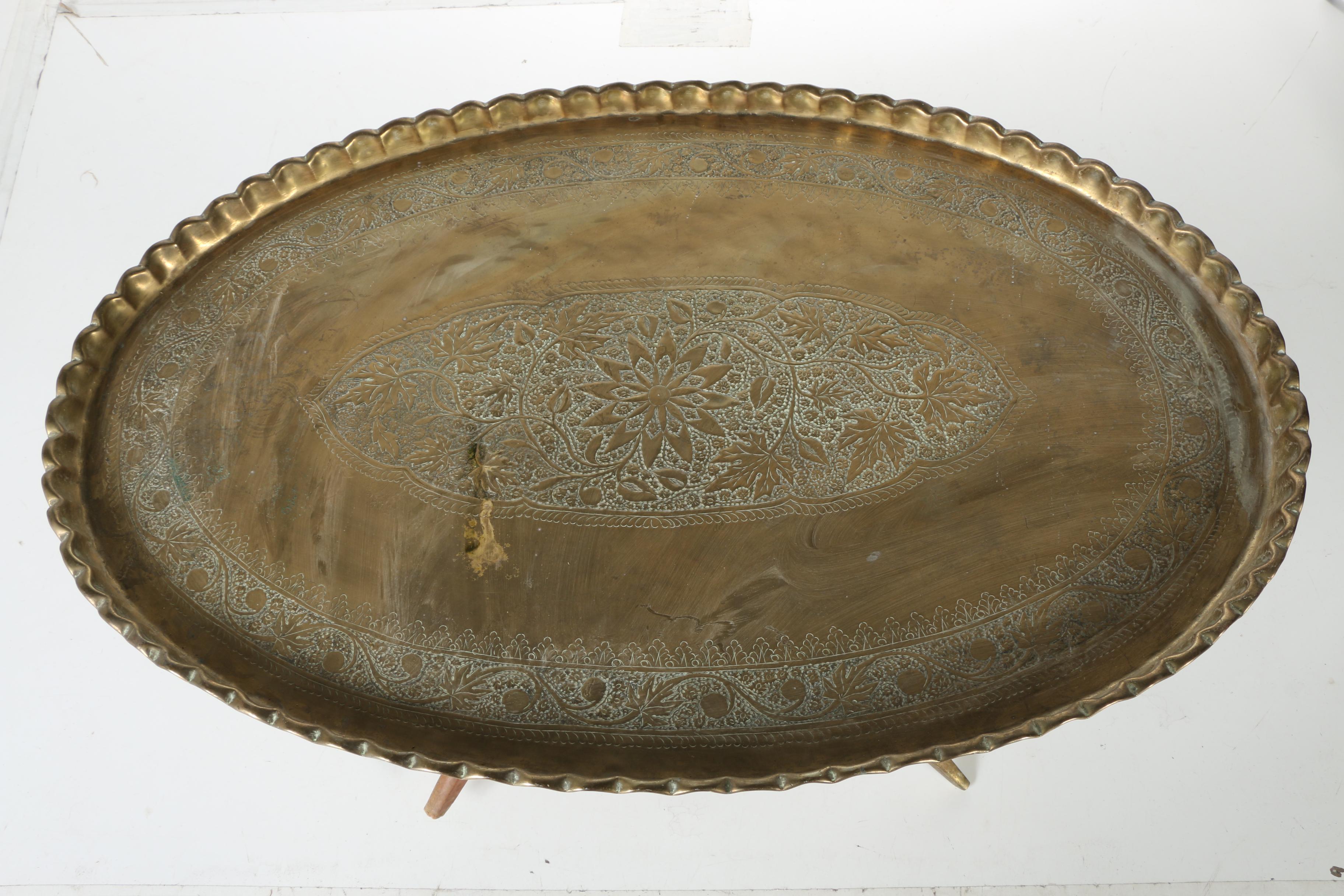 Tray Top Coffee Table With Collapsible Base