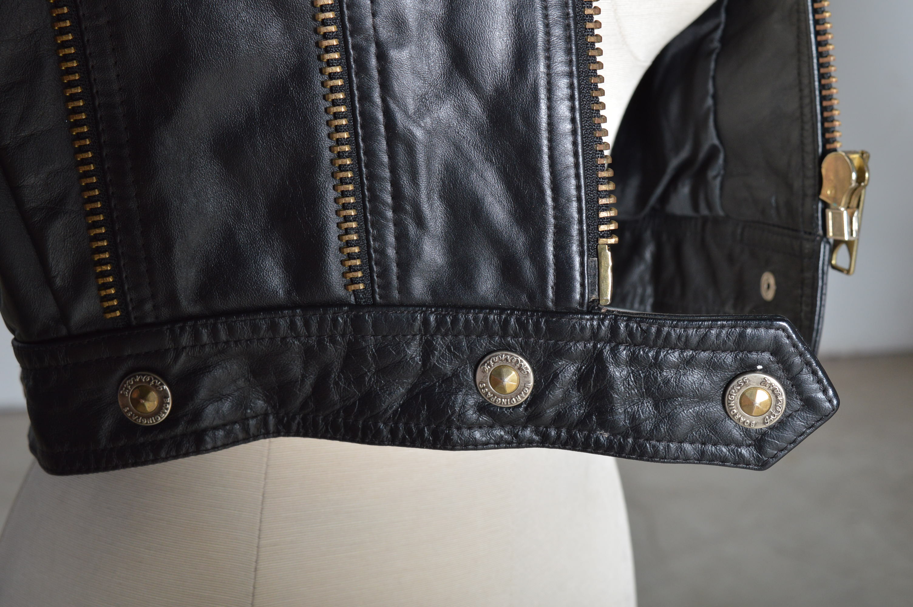 Women's Basic Biker Cropped Leather Jacket