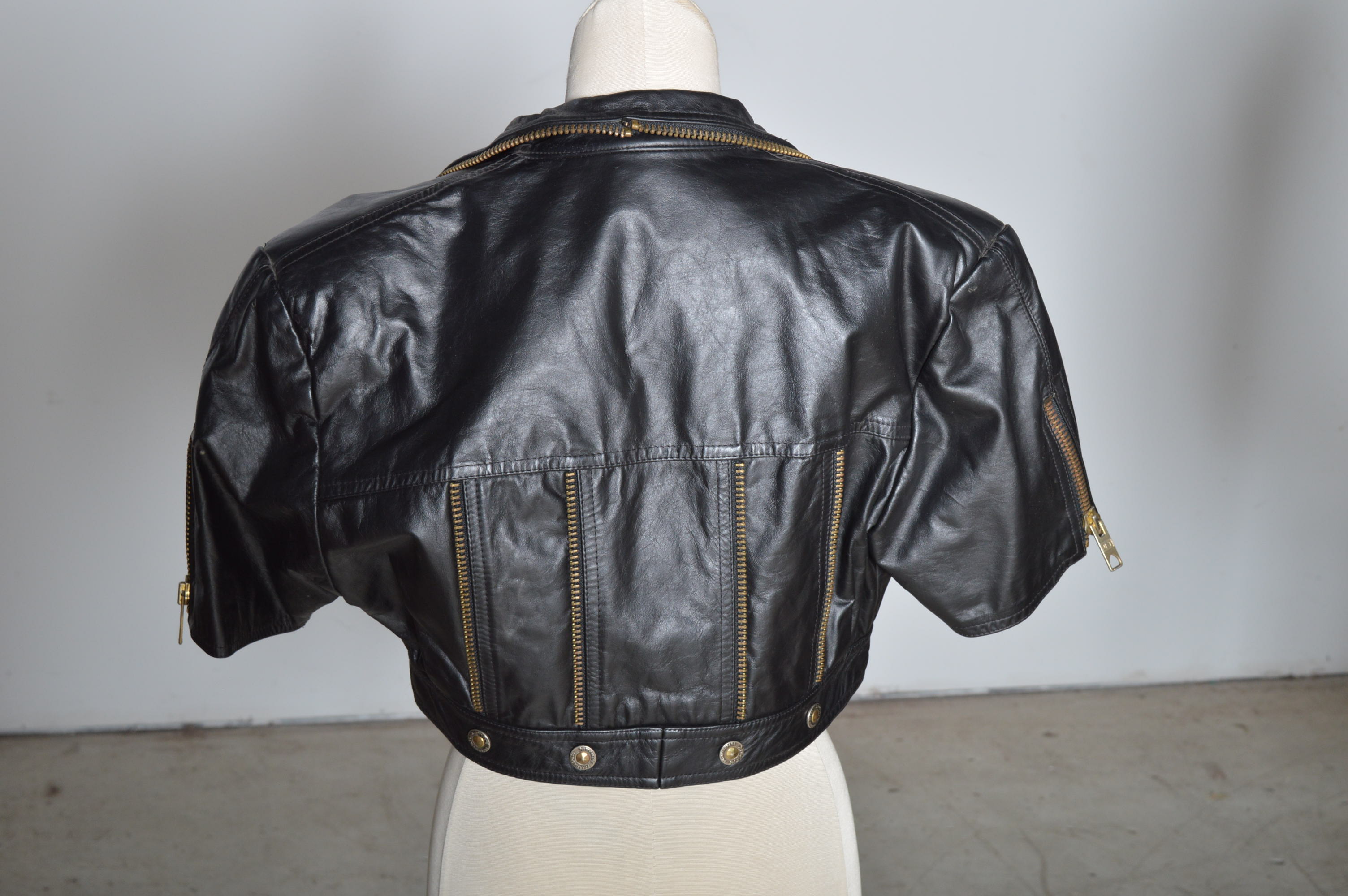 Women's Basic Biker Cropped Leather Jacket