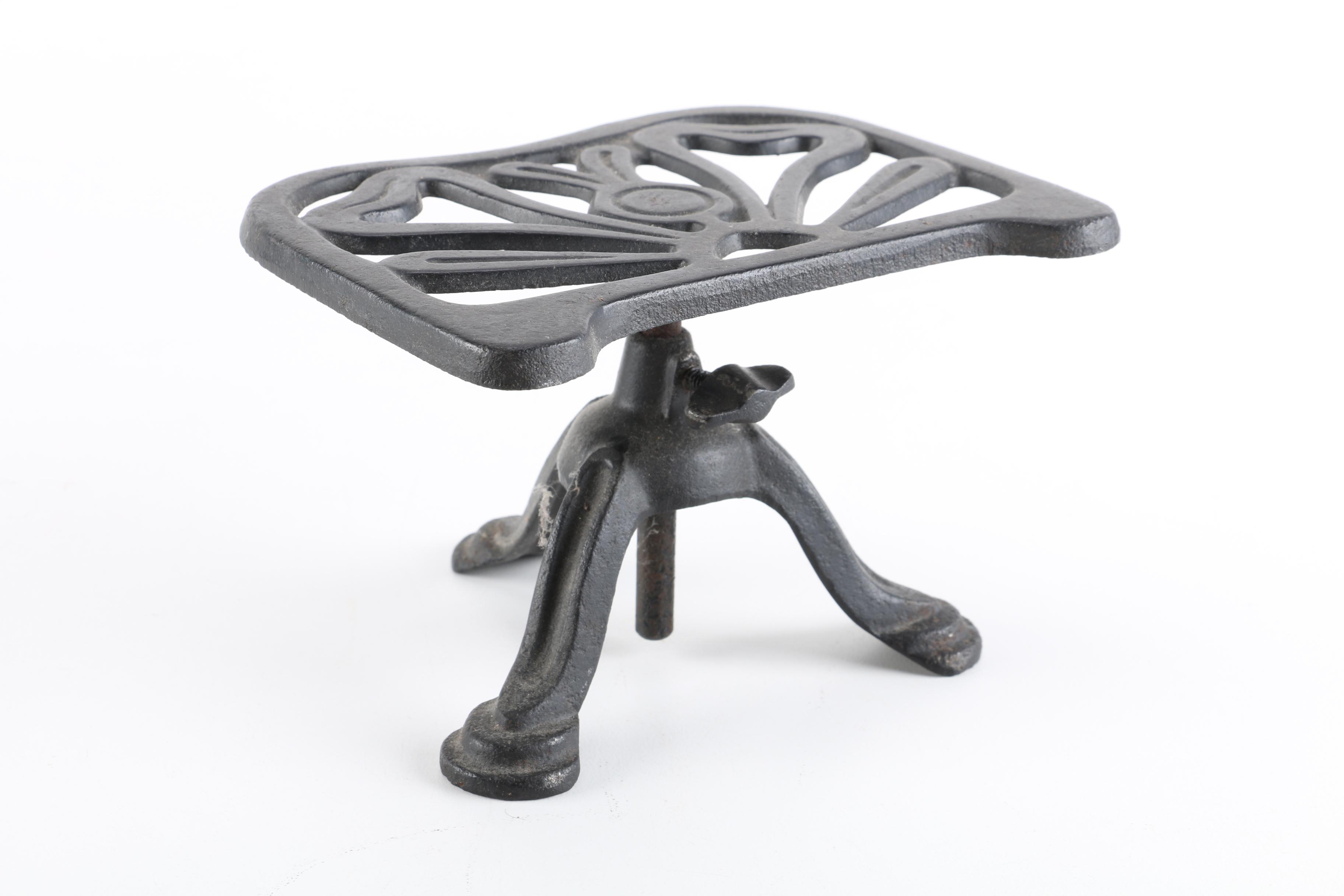 Cast Iron Dutch Oven With Stand