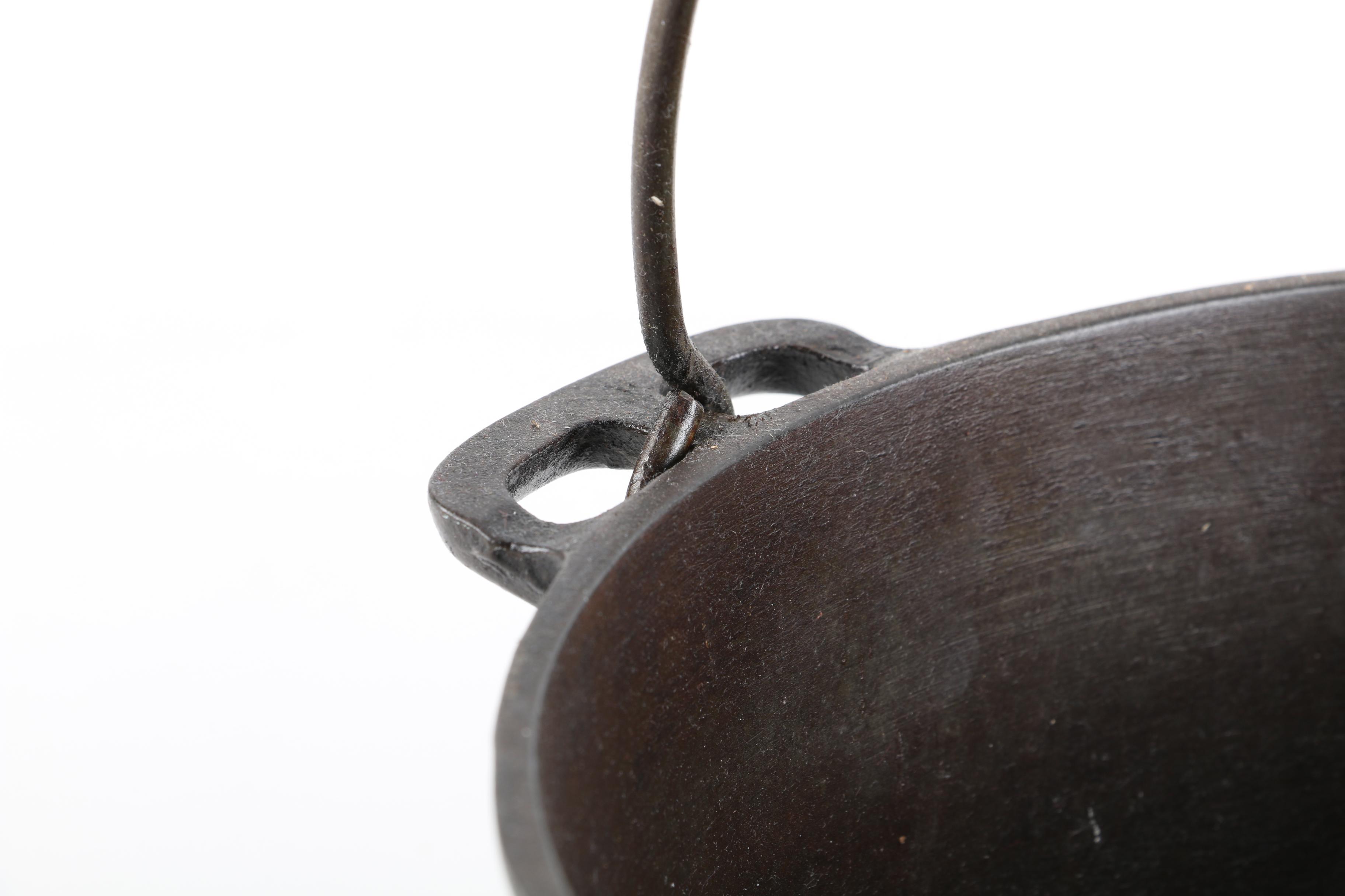 Cast Iron Dutch Oven With Stand