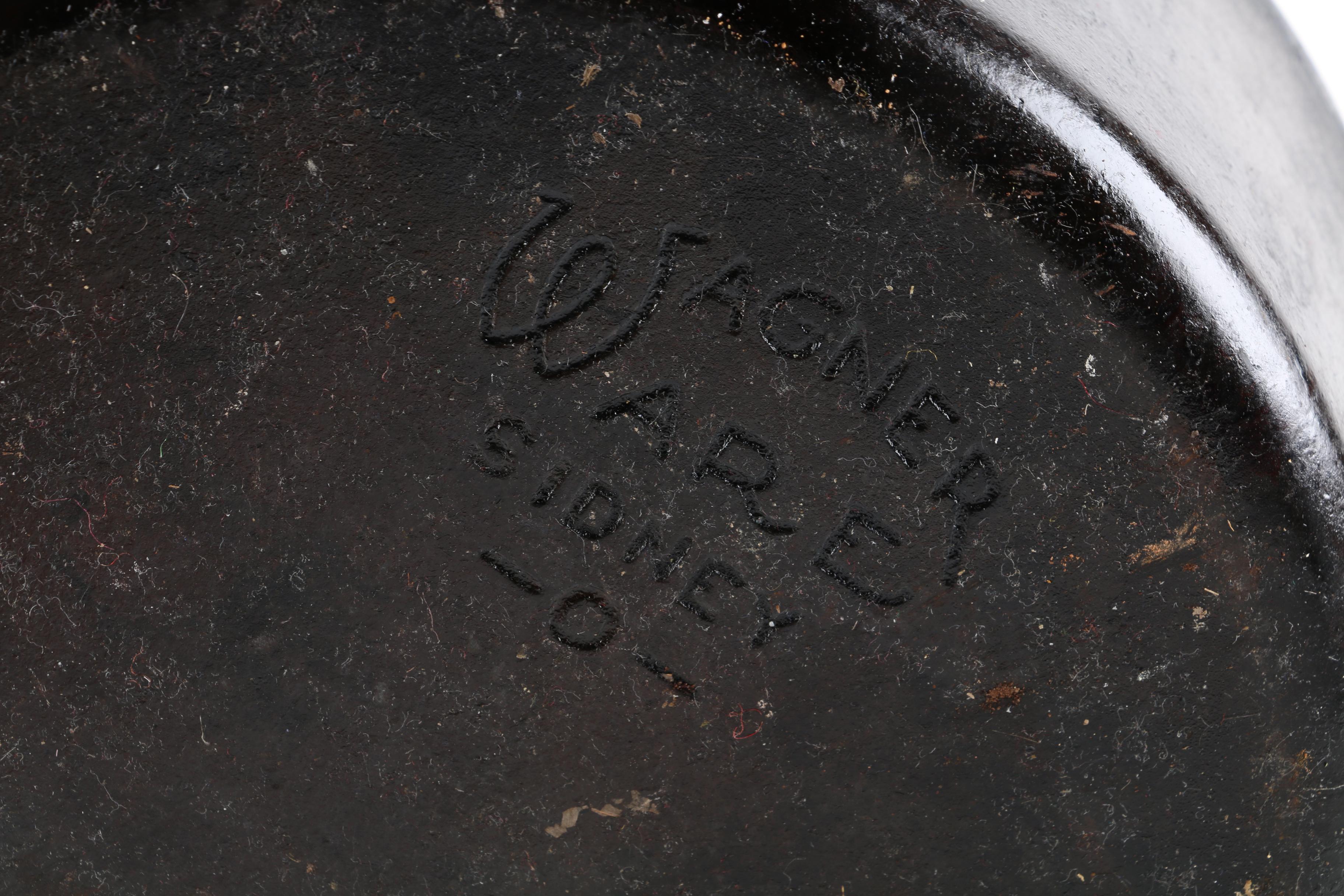 Cast Iron Dutch Oven With Stand