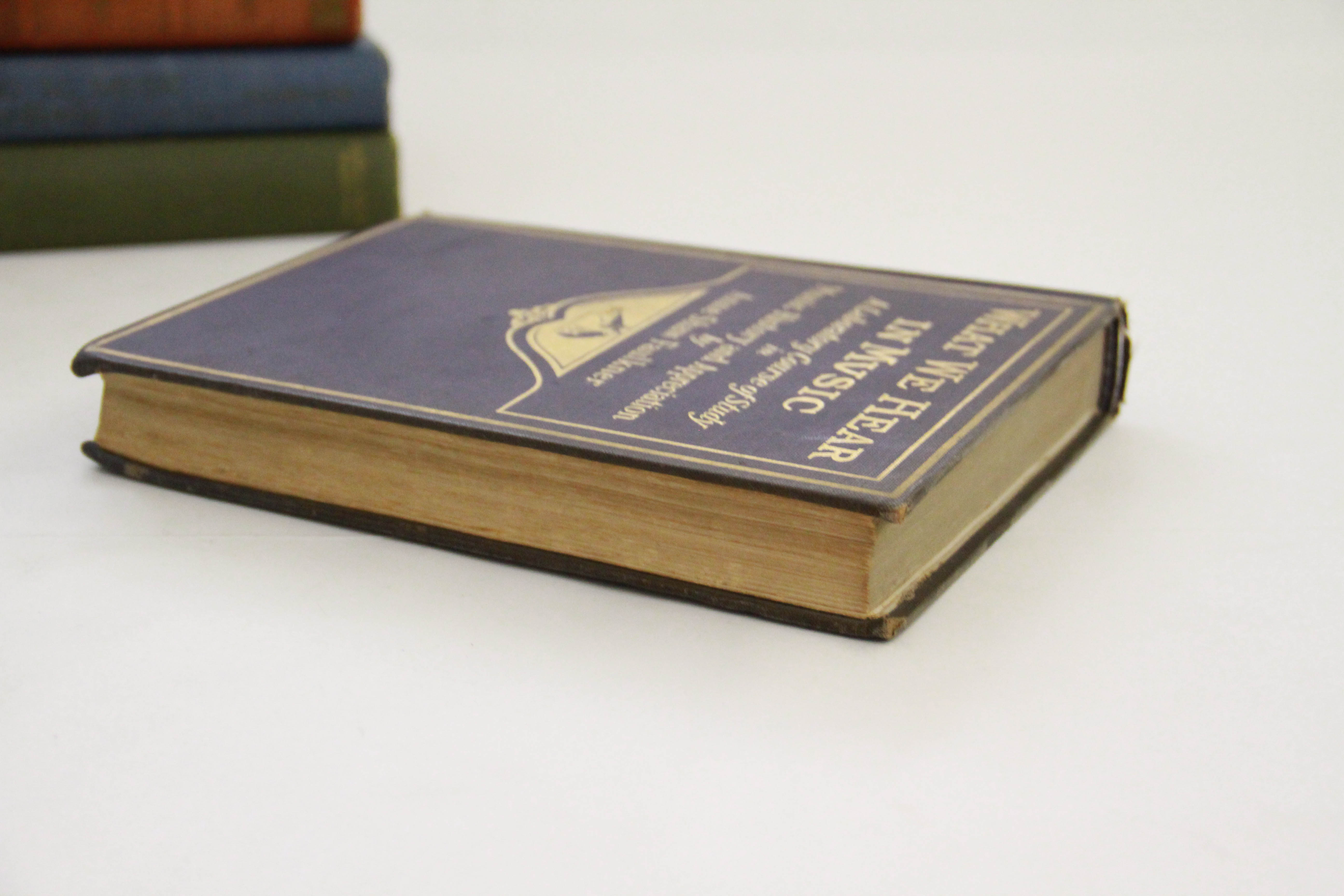 Opera Books Featuring "The Victrola Book of the Opera"