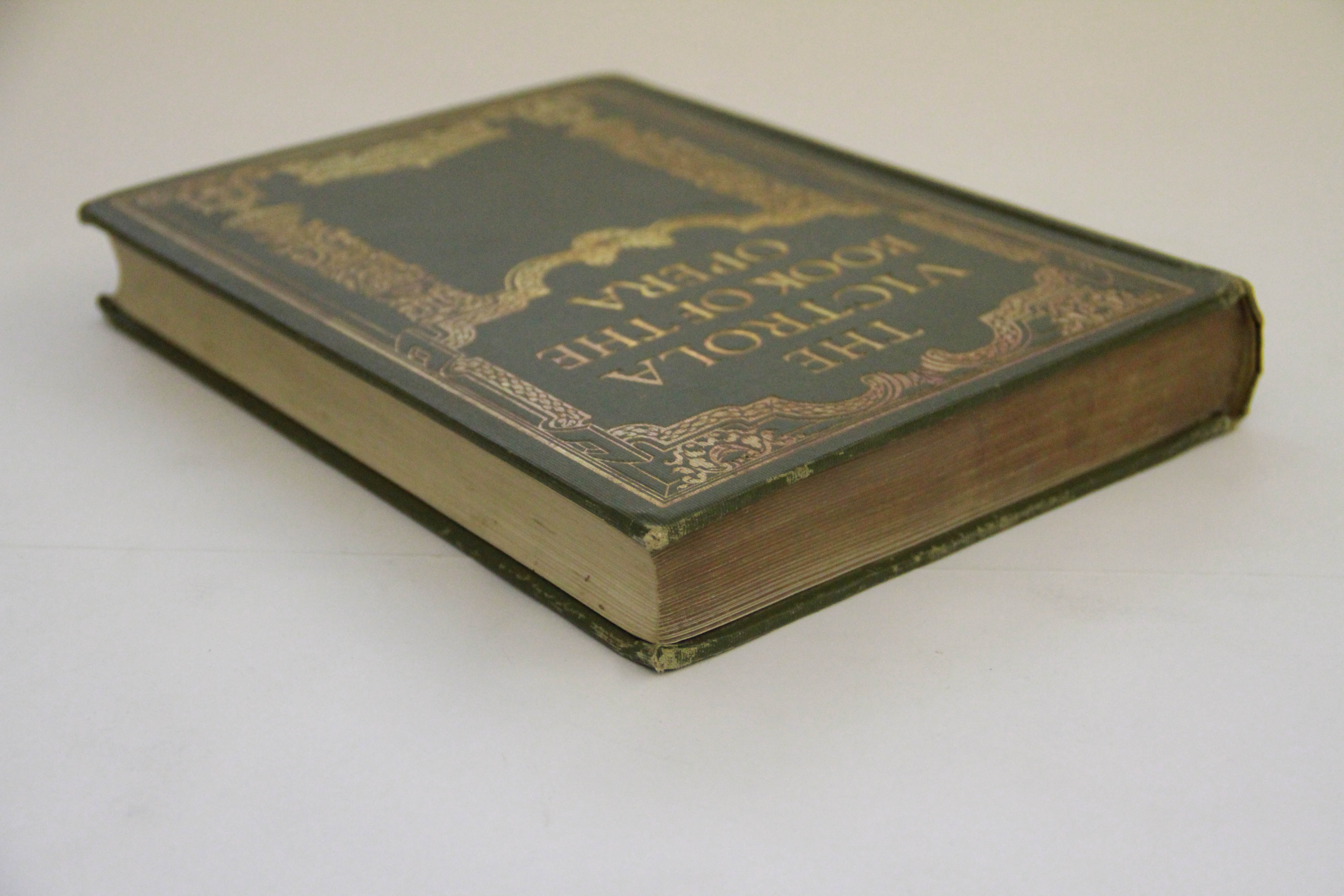 Opera Books Featuring "The Victrola Book of the Opera"