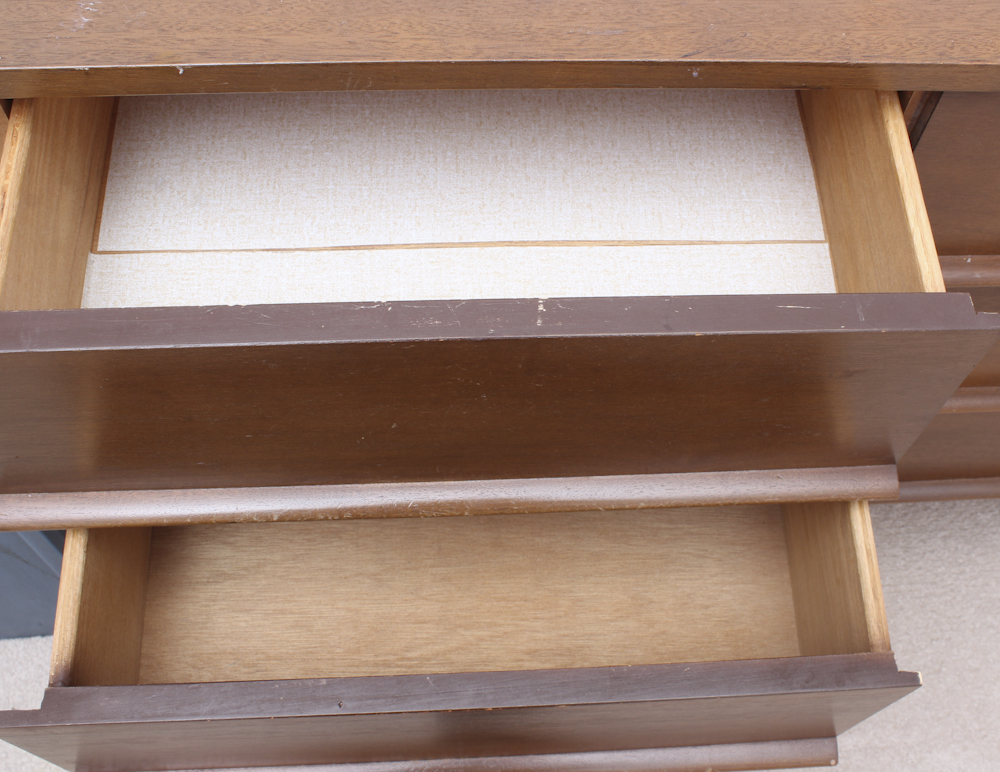 Mid-Century Chest of Drawers