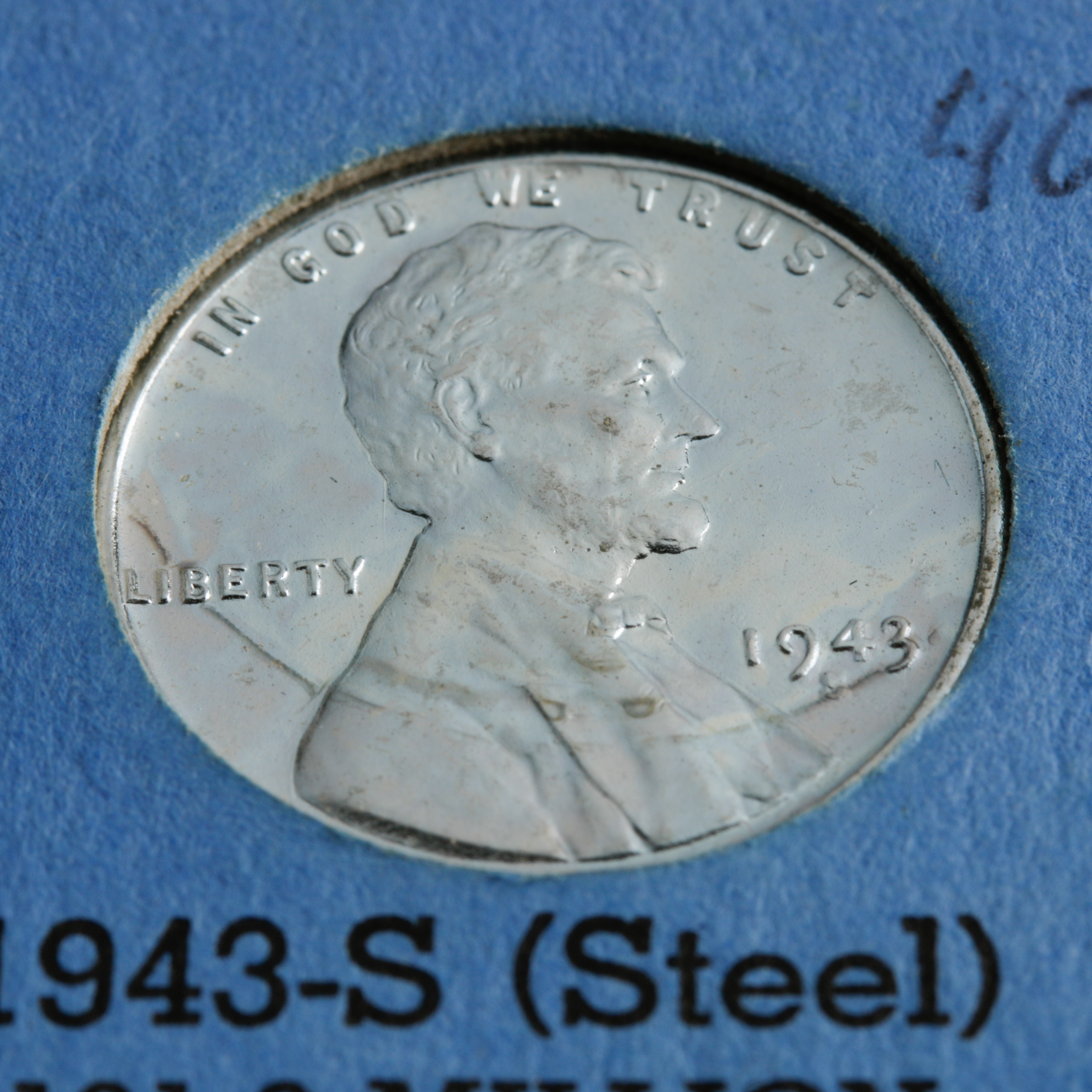 Group of 130 Lincoln Head Cents in Two Whitman Coin Folders Ranging in Age from 1909 to 1968