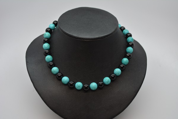 14K White Gold Clasp Onyx and Turquoise Bead Necklace