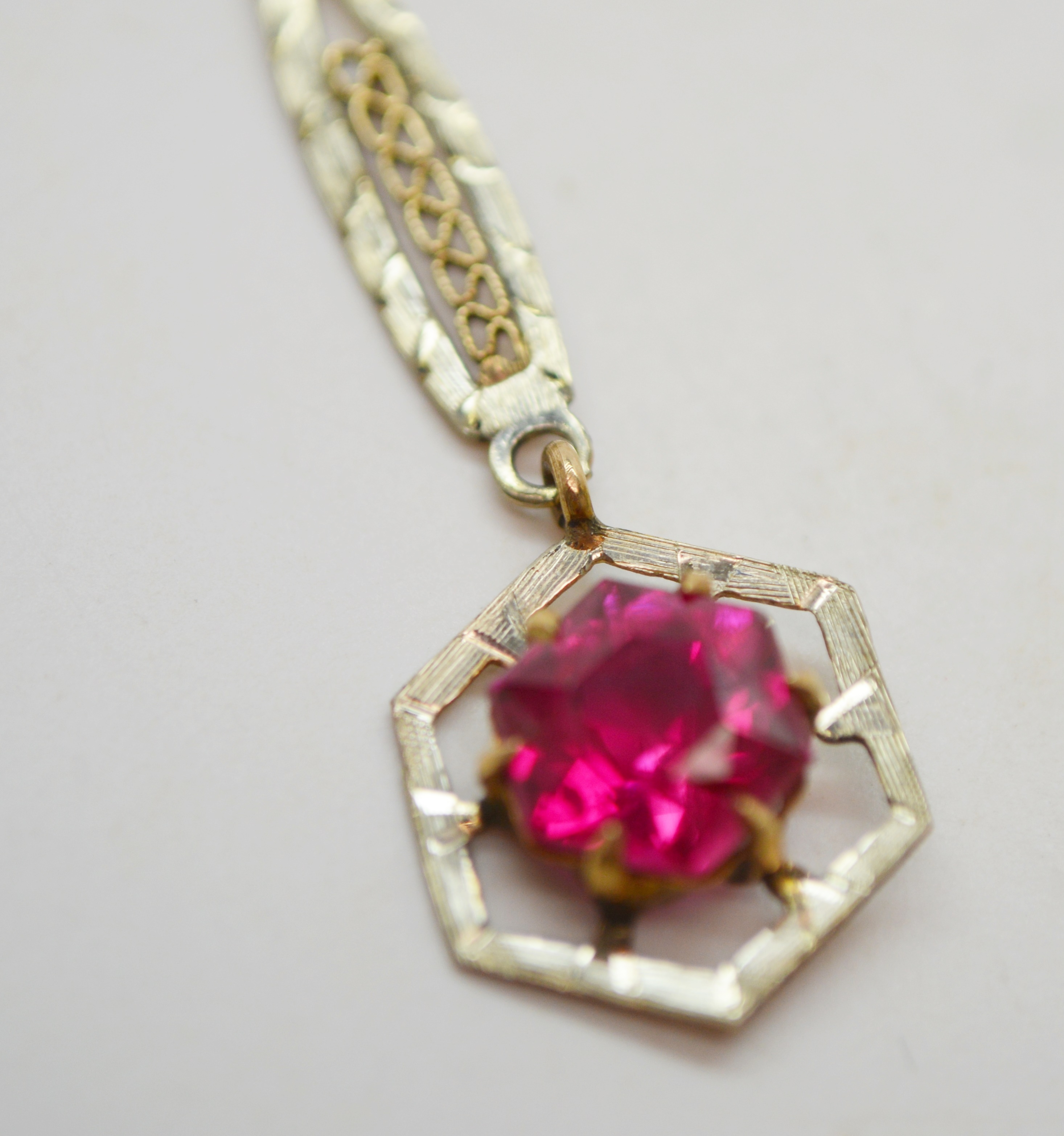 Vintage 14K Yellow Gold Synthetic Ruby Pendant Necklace