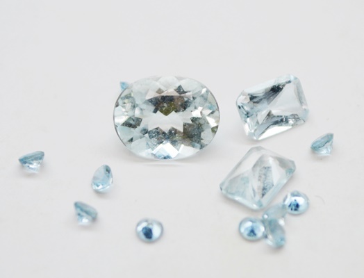 Thirteen Loose 4.66 CTW Natural Aquamarine Stones
