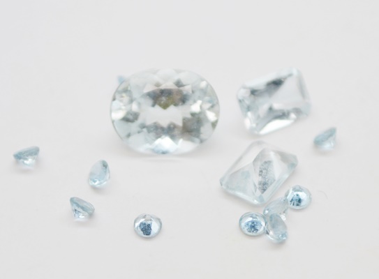 Thirteen Loose 4.66 CTW Natural Aquamarine Stones