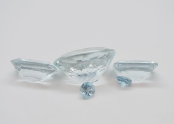 Thirteen Loose 4.66 CTW Natural Aquamarine Stones