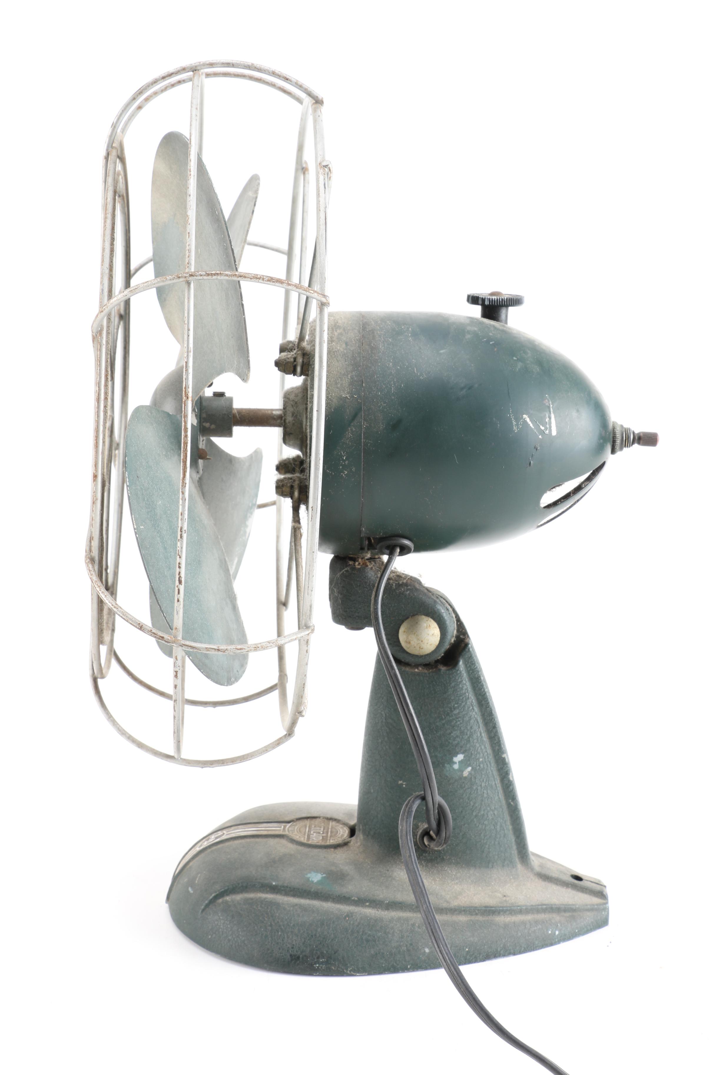 Vintage Arctic Aire Metal Desk Fan