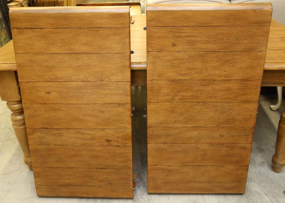 Williams Sonoma Farmhouse Style Dining Table