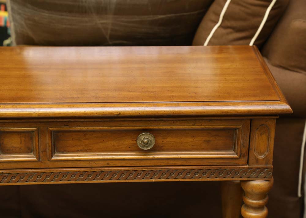 Heritage Grand Tour Foyer Table