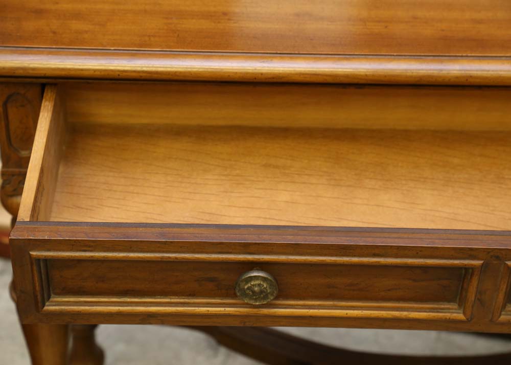 Heritage Grand Tour Foyer Table