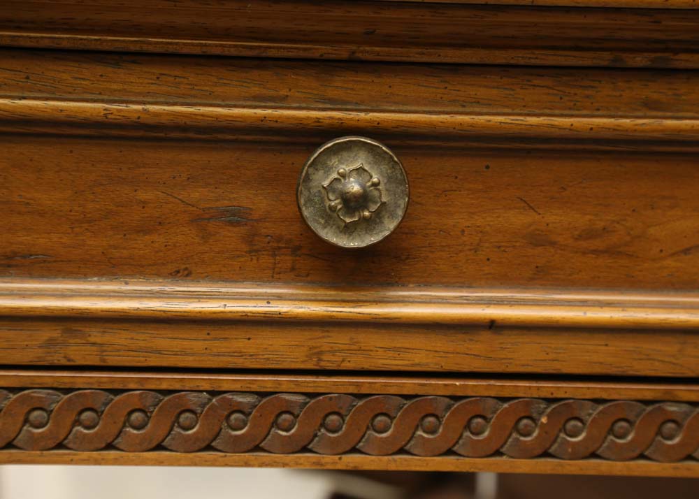 Heritage Grand Tour Foyer Table
