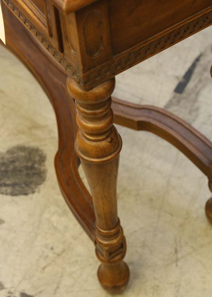 Heritage Grand Tour Foyer Table