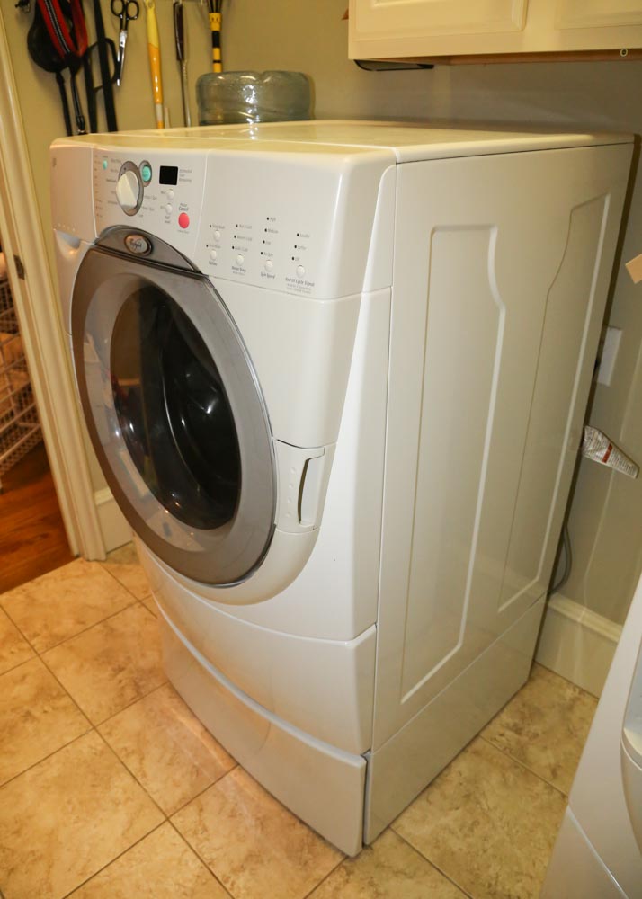 Whirlpool Duet Washer and Stand