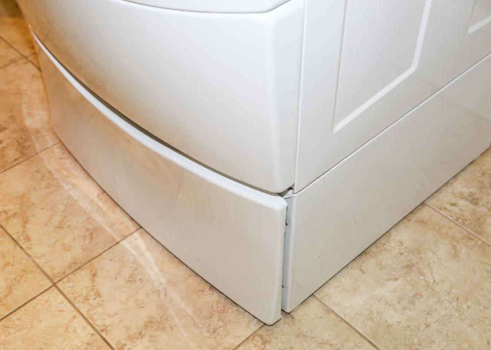 Whirlpool Duet Washer and Stand