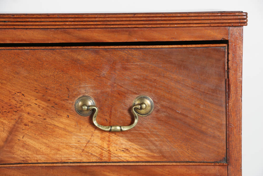 18th Century English George III Chest of Drawers in Mahogany