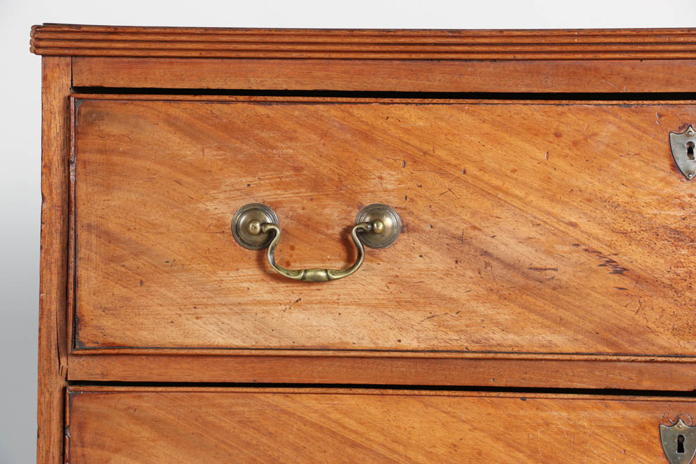 18th Century English George III Chest of Drawers in Mahogany