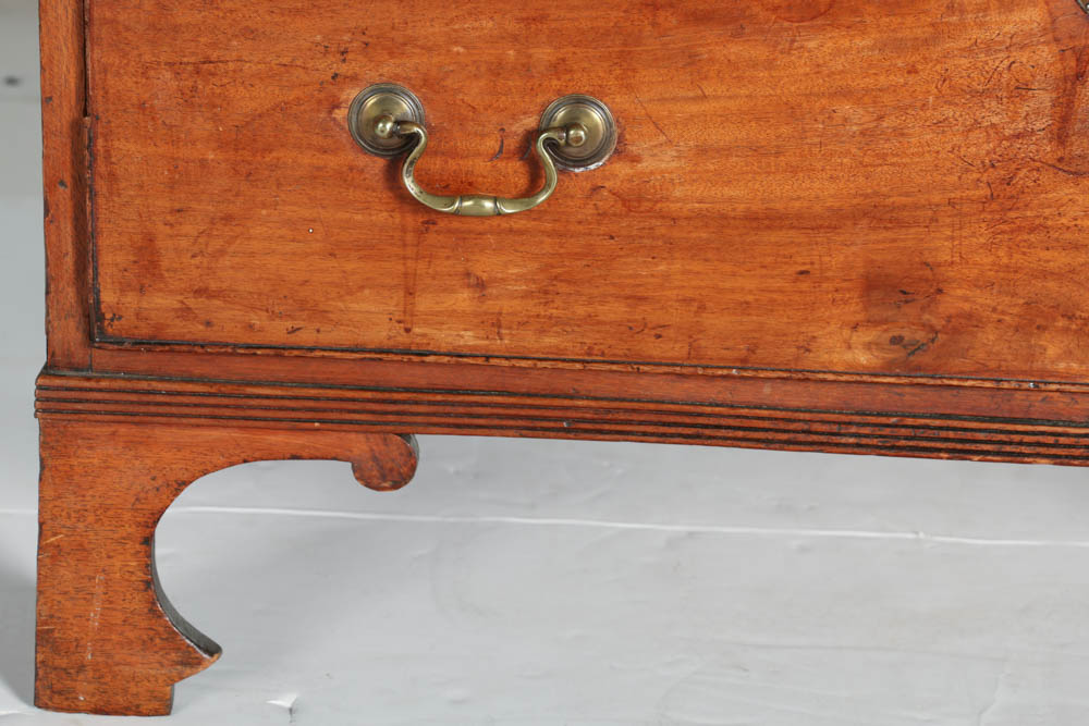 18th Century English George III Chest of Drawers in Mahogany