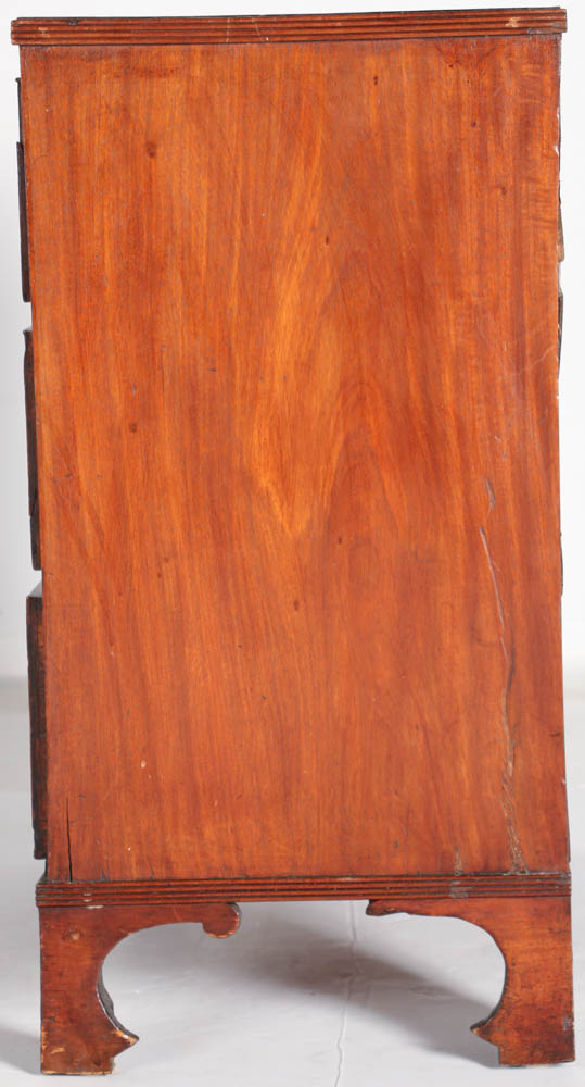 18th Century English George III Chest of Drawers in Mahogany