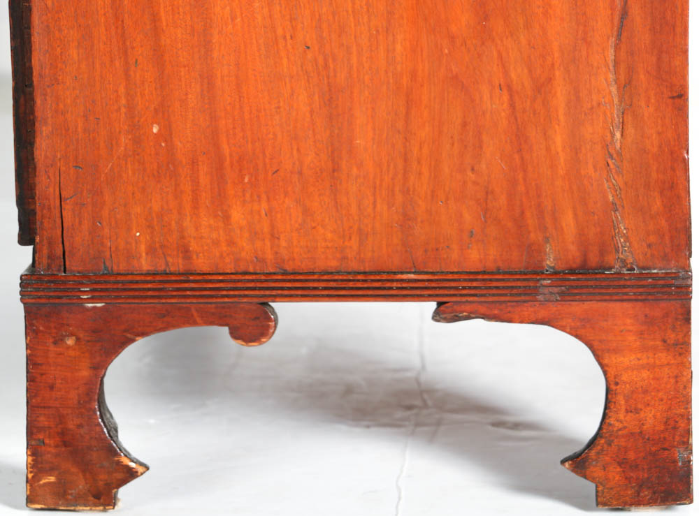 18th Century English George III Chest of Drawers in Mahogany