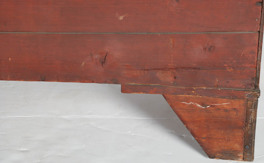 18th Century English George III Chest of Drawers in Mahogany