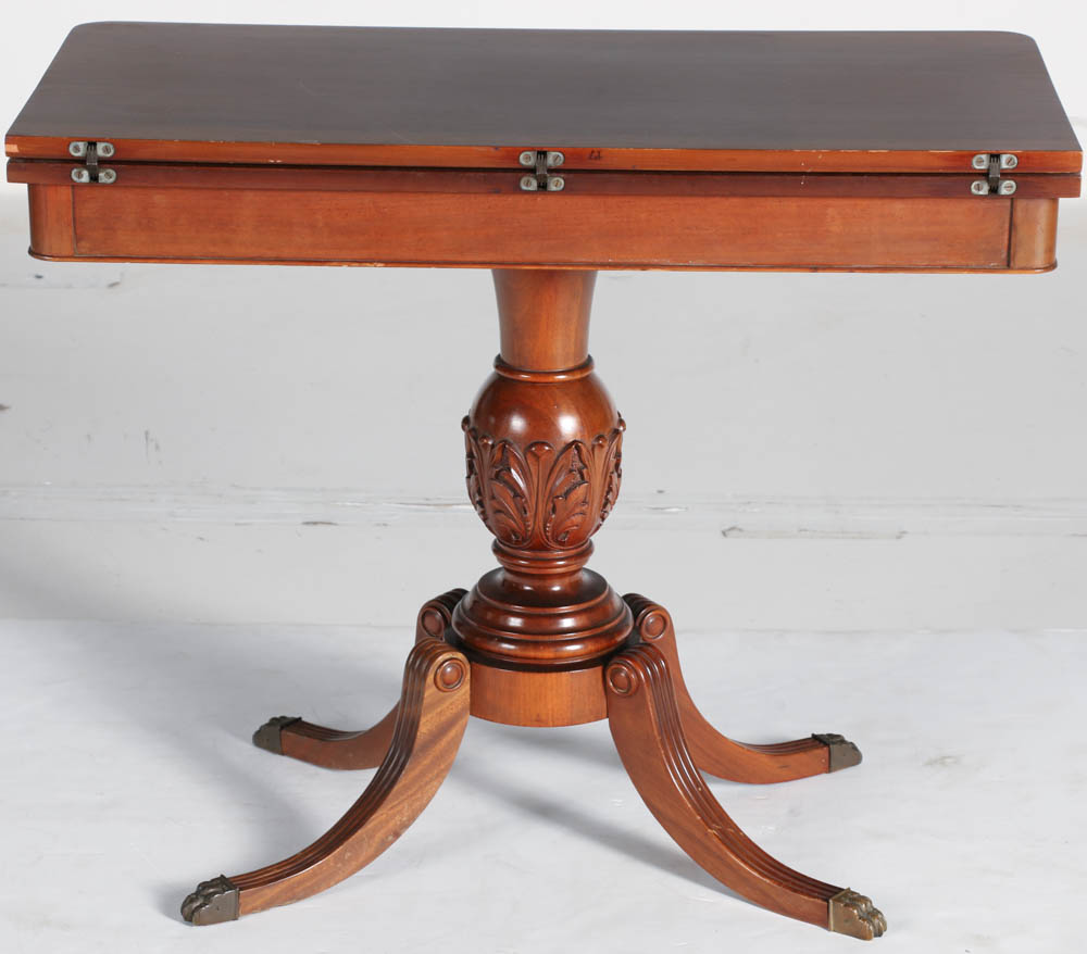 Early 20th Century Mahogany Pedestal Game Table