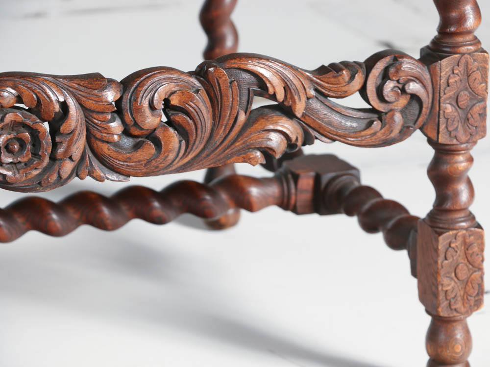 Early 20th Century Oak Caned Seteé