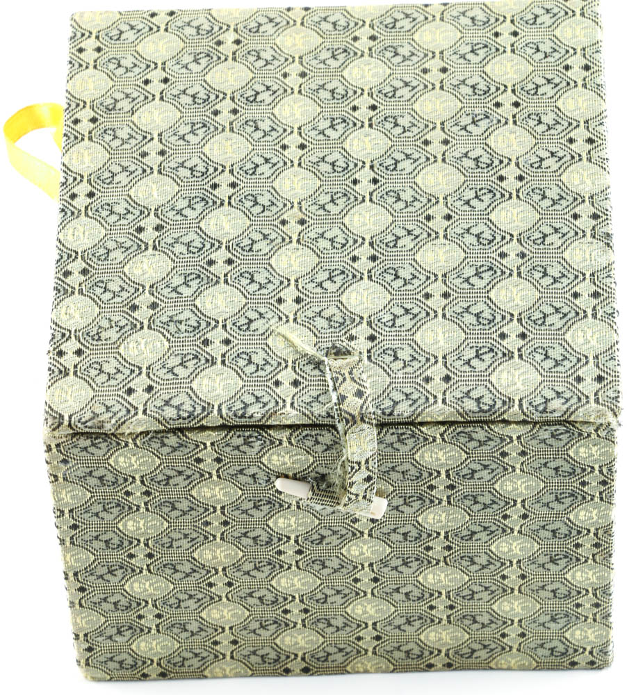 Chinese Bowenite Carved Fortune Frog with Baby Frog