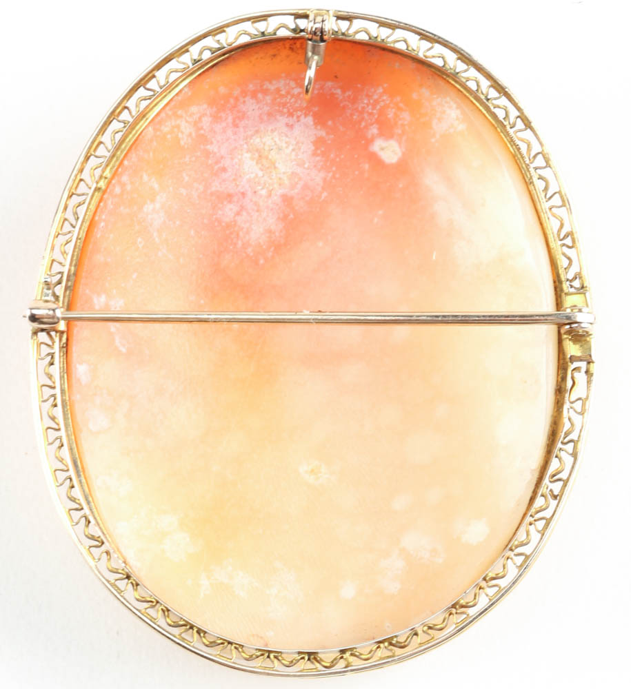 Carved Antique Shell Cameo Brooch in 10K Yellow Gold