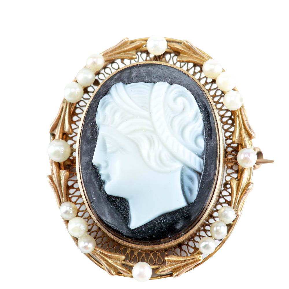 Victorian Onyx Carved Cameo Brooch in 10K Yellow Gold Setting