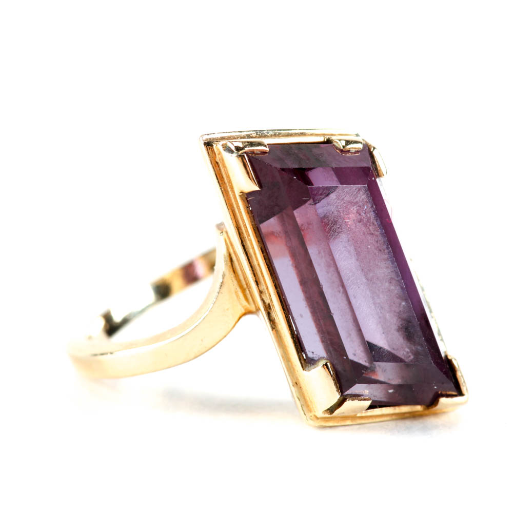 14K Yellow Gold Synthetic Color Change Sapphire Ring